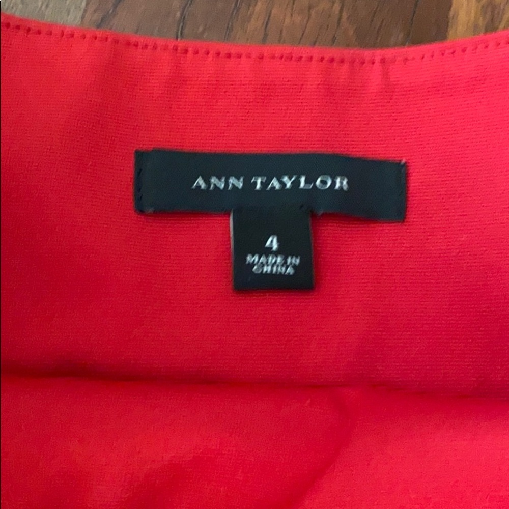 Red skirt - Picture 2 of 7